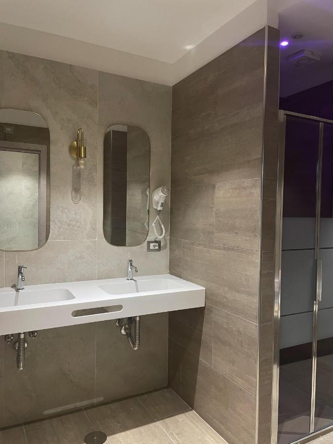Smart Rooms Napoli Bagian luar foto