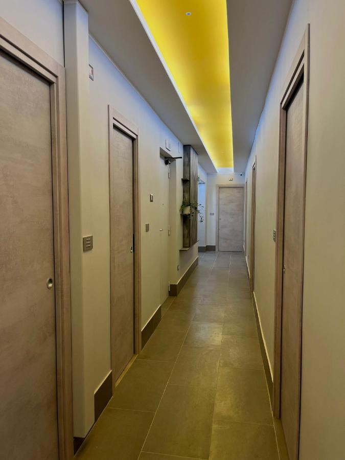 Smart Rooms Napoli Bagian luar foto