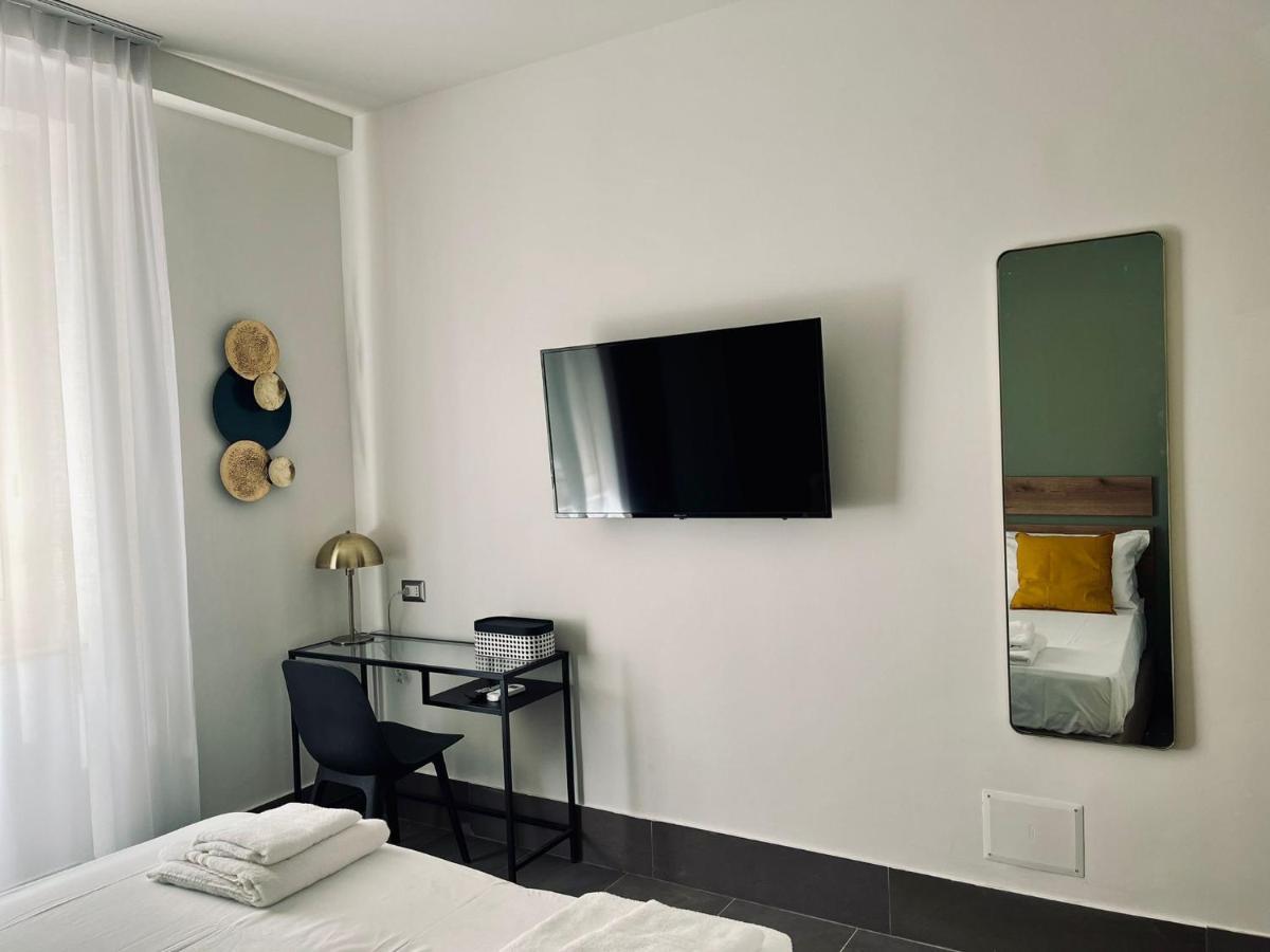Smart Rooms Napoli Bagian luar foto