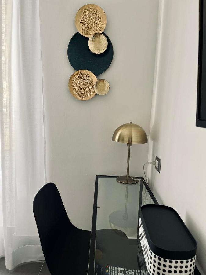 Smart Rooms Napoli Bagian luar foto