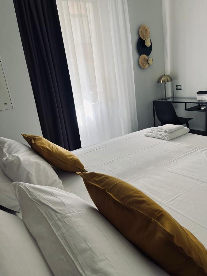 Smart Rooms Napoli Bagian luar foto