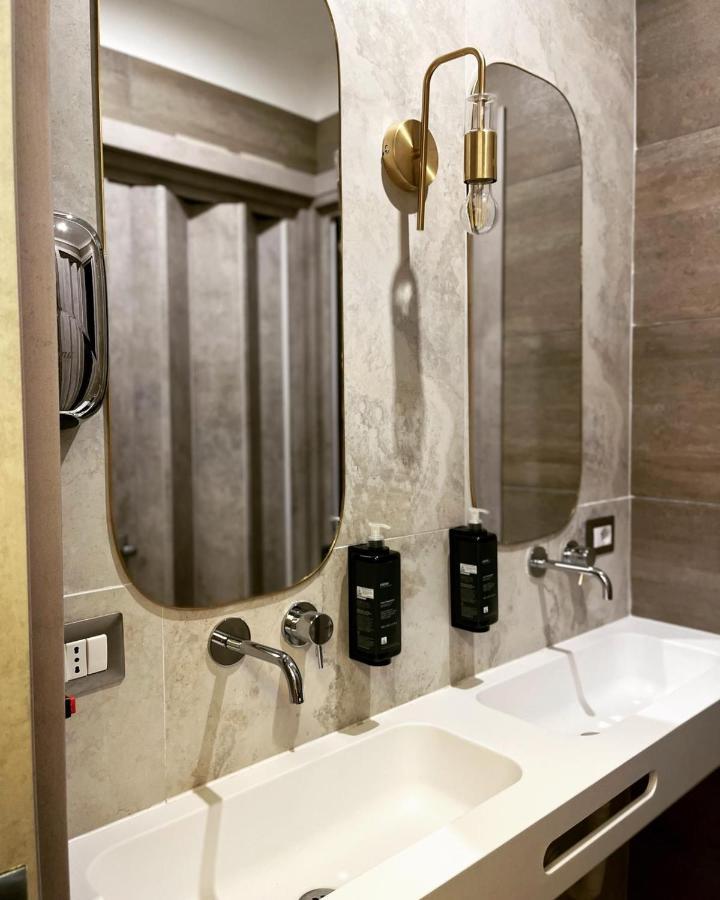 Smart Rooms Napoli Bagian luar foto